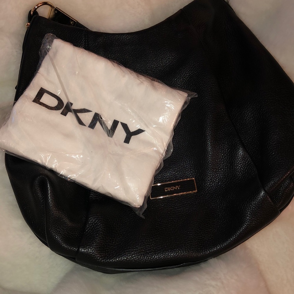 DKNY leather shoulder bag with gold accents - Picture 8 of 8